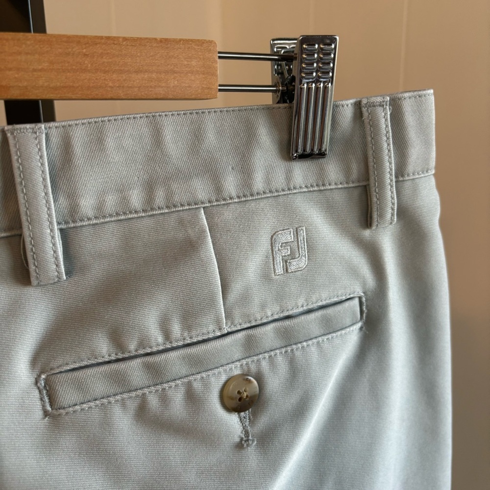 FootJoy FJ Gray Flat Front Chino Activewear Classic Golf Shorts Mens 36x9.5